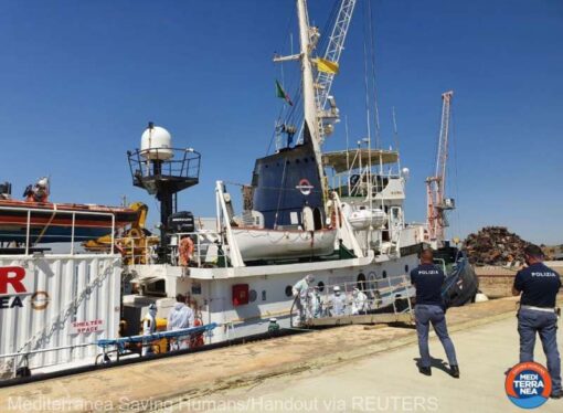 Autorităţile italiene anunţă imobilizarea în Sicilia a navei umanitare Sea Watch 3