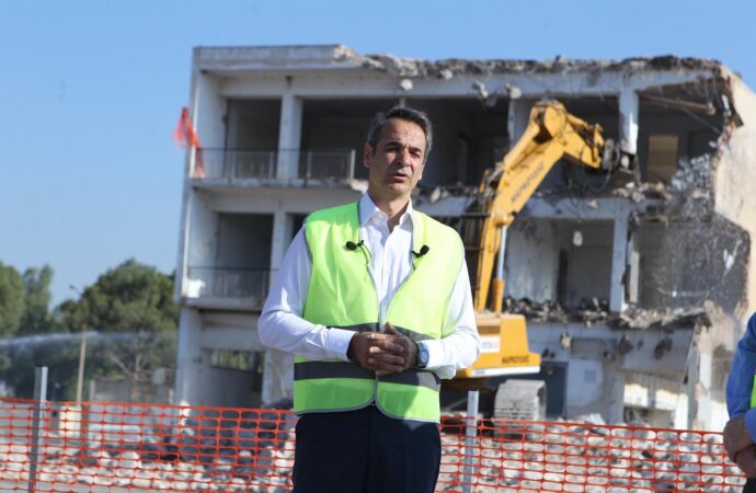 Premierul grec respinge categoric acuzaţiile conform cărora Grecia ar abandona solicitanţi de azil pe mare