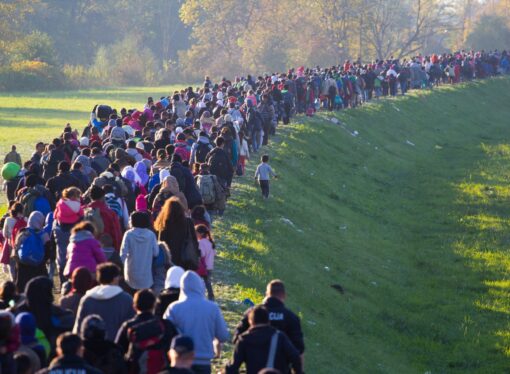 Grecia se pregăteşte să transfere pe continent 3000 de migranţi de pe insula Lesbos