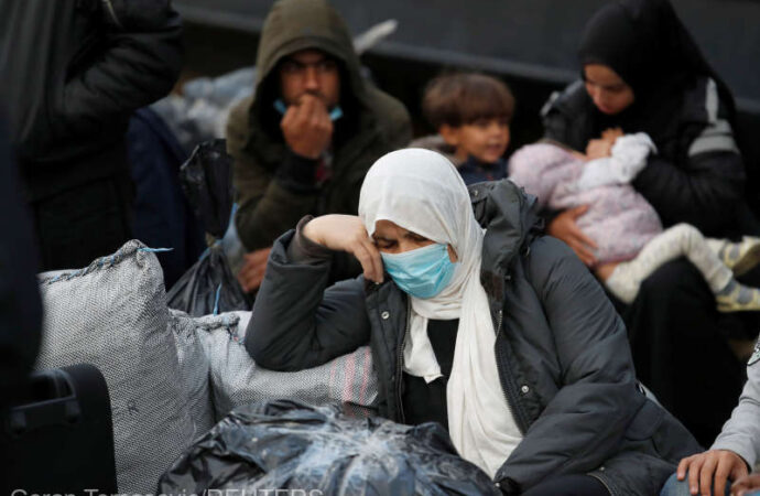 Grecia: Zece cazuri de coronavirus confirmate într-un lagăr de migranţi din insula Lesbos