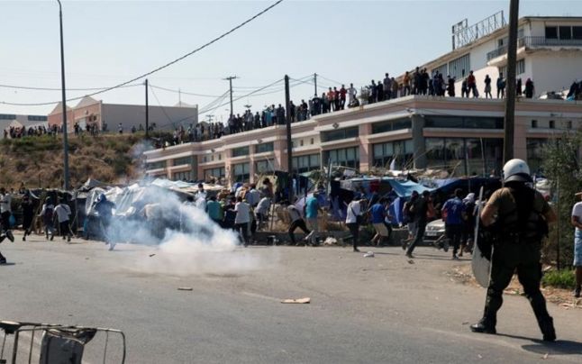 Grecia: Peste 5.000 de migranţi transferaţi într-o nouă locaţie de pe Insula Lesbos, mulţi refuză