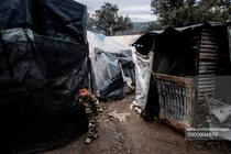 Incendiu într-o tabără de refugiaţi din Lesbos: UE finanţează transferul a 400 de minori, Germania invită la redistribuirea migranţilor