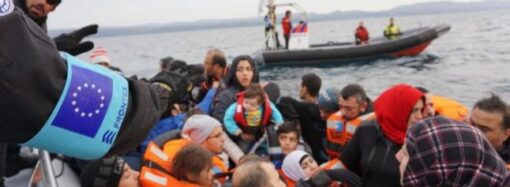 Frontex, implicată în mai multe cazuri de refuz al unor ambarcaţiuni cu migranţi