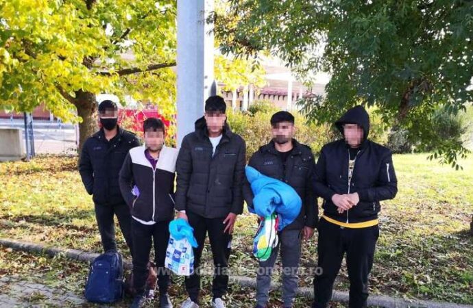 Arad: Cinci migranţi din Pakistan şi Afganistan prinşi ascunşi într-un camion, la frontiera cu Ungaria