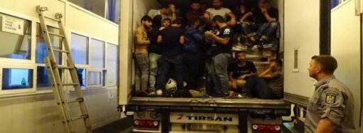 Cum funcţiona una dintre cele mai mari reţele de trafic de migranţi din Europa. Rolul ofiţerului sub acoperire