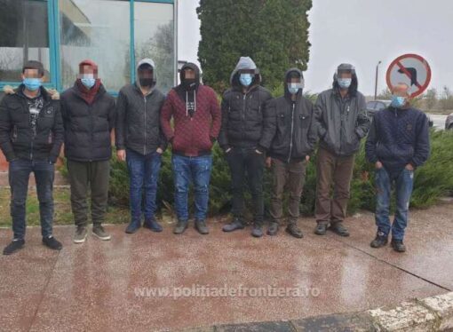Arad: 11 migranţi din Siria şi Irak, prinşi încercând să treacă graniţa cu documente de identitate bulgăreşti