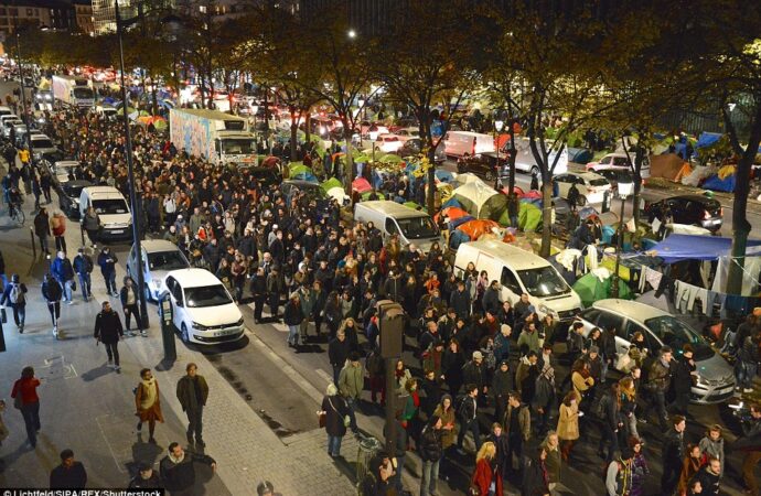 Ziua Internaţională a Migranţilor. Mii de oameni au protestat în Franța cerând drept legal de muncă