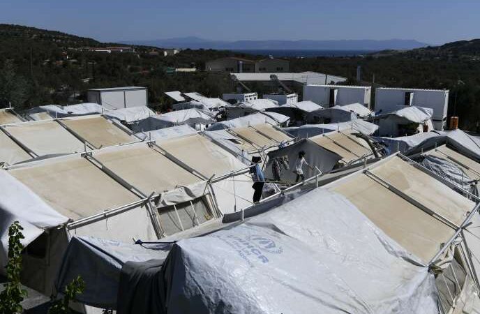 LE MONDE: Acord între Uniunea Europeană și Grecia pentru o nouă tabără de primire a migranților în Lesbos în 2021
