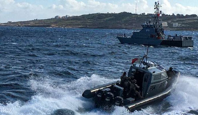 Frontex spune că nu a găsit dovezi în dosarul respingerii unor migranţi în Marea Egee