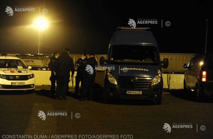 Peste 40 de migranţi, prinşi în judeţele Bihor şi Arad când încercau să treacă fraudulos frontiera în Ungaria