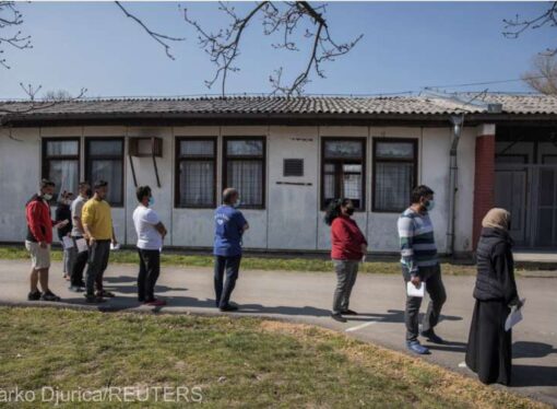 Serbia a început campania de vaccinare anti-COVID-19 în taberele de migranţi