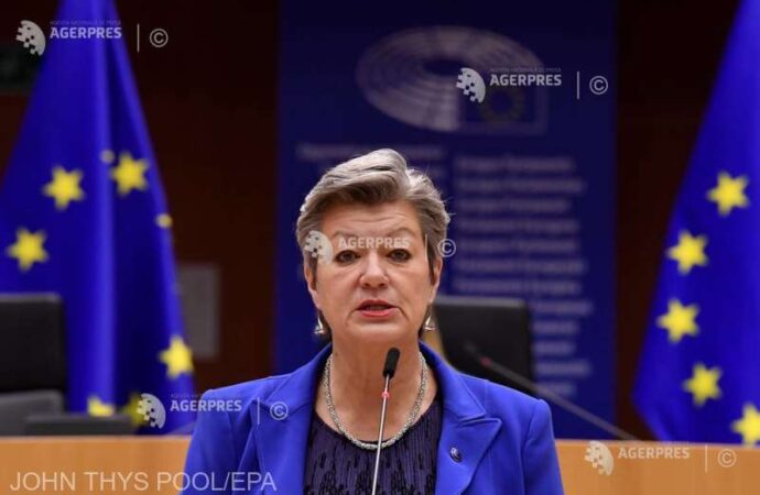 Comisarul european Ylva Johansson sugerează folosirea politicii de vize pentru a încuraja repatrierile de migranţi