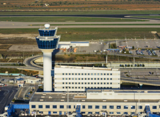 Poliţia greacă a oprit pe aeroportul din Atena un grup de migranţi care se dădeau drept sportivi români