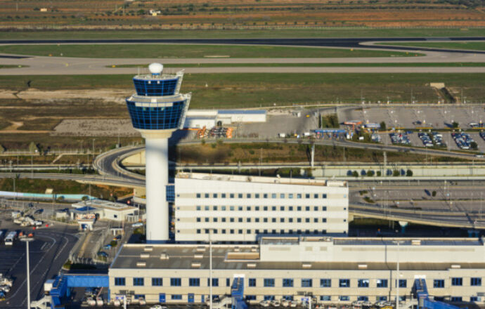 Poliţia greacă a oprit pe aeroportul din Atena un grup de migranţi care se dădeau drept sportivi români