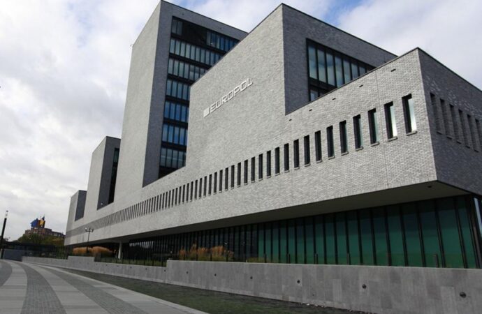 Europol a blocat o rețea ilegală care aducea migranți în Spania