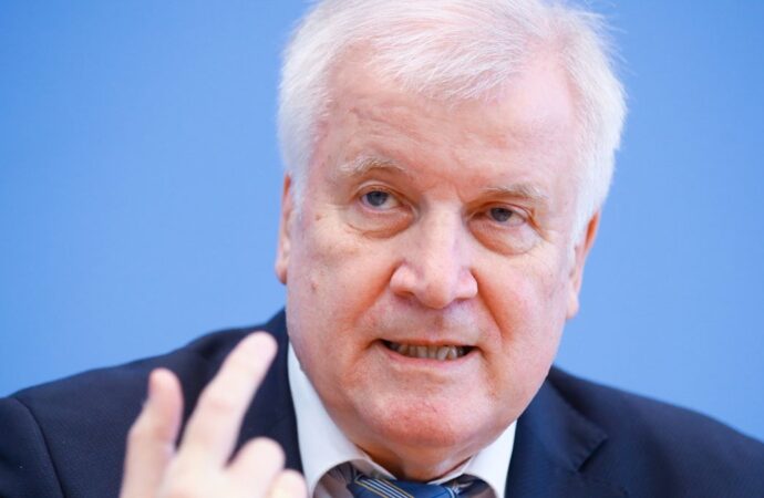 Ministrul de interne german atrage atenţia asupra creşterii numărului de migranţi pe ruta balcanică