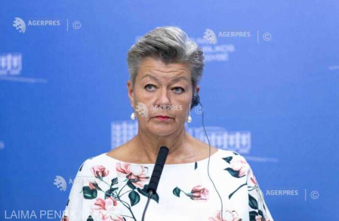 UE trebuie să-i primească pe afganii ‘care fac obiectul unei ameninţări imediate’ (comisar european)