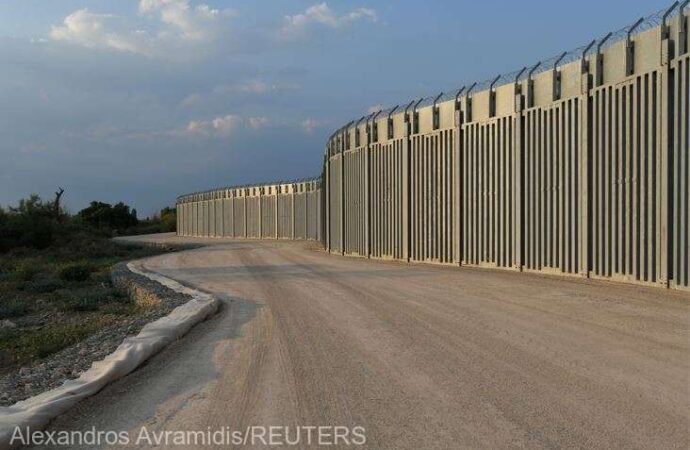 Grecia a finalizat o extensie de 40 de kilometri a gardului de la frontiera cu Turcia, în aşteptarea unui posibil val de migranţi afgani