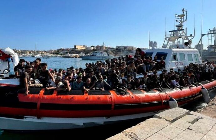 Numărul de imigranți ilegali sosiți în UE a crescut din nou la nivelurile de dinainte de pandemie (Frontex)