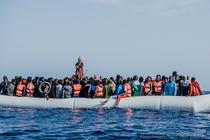 Canalul Mânecii, traversat de un număr record de migranţi într-o singură zi