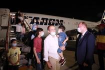 Avionul Tarom cu 139 de refugiați afgani a ajuns la București