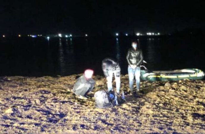 Mehedinţi: Migranţi afgani, depistaţi când încercau să intre ilegal în România, traversând Dunărea
