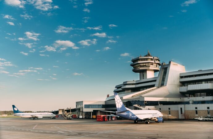 Belarus: Un avion cu 431 de migranți la bord a decolat spre Irak