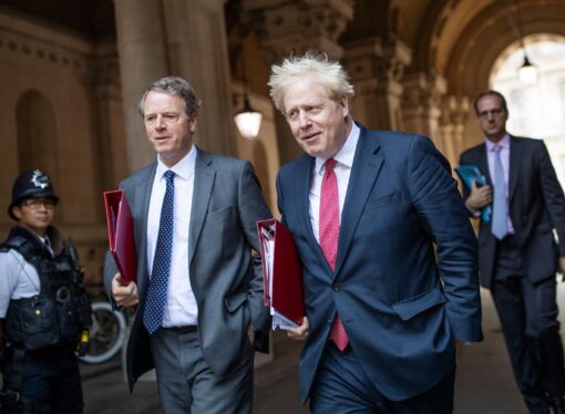 Guvernul britanic propune Franţei patrule comune de poliţie de-a lungul Canalului Mânecii