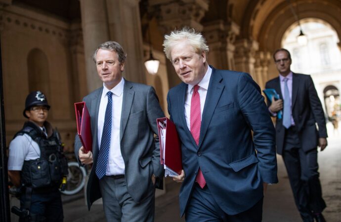 Guvernul britanic propune Franţei patrule comune de poliţie de-a lungul Canalului Mânecii