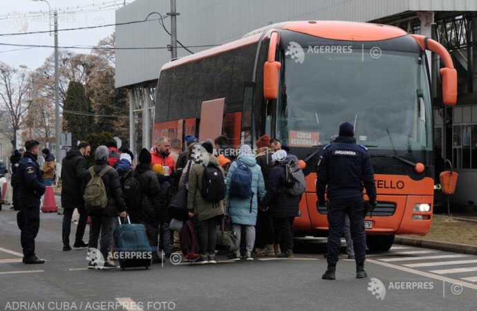 Iaşi: Municipalitatea suplimentează autobuzele pentru transportul refugiaţilor