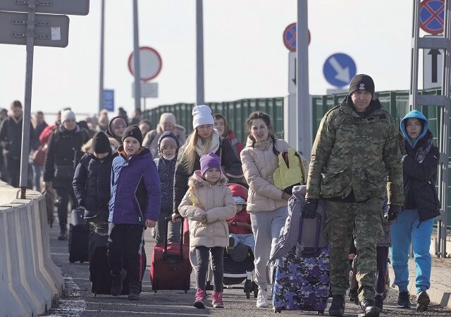 Guvernul ceh declară stare de urgenţă deoarece se aşteaptă la un număr mare de refugiaţi