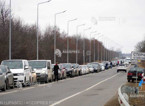 Suceava: Coloana de maşini cu refugiaţi ucraineni se întinde pe 15 kilometri în PTF Porubne – Siret