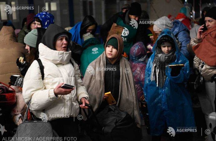 Refugiaţi ucraineni: Londra va instala ”un fel de consulat” la Calais, anunţă ministrul de intern francez