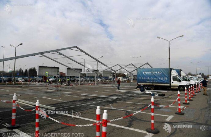 Peste 1.000 de locuri în corturi încălzite, alimente şi servicii medicale gratuite pentru refugiaţi, la Aeroportul Henri Coandă
