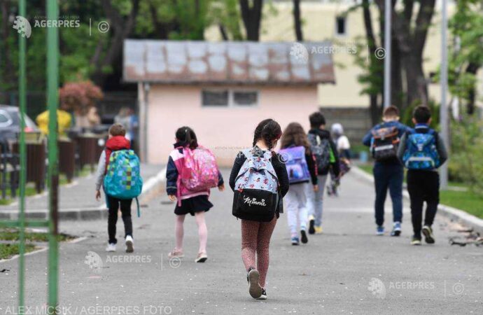 Aproape 1.500 de copii ucraineni, înscrişi ca audienţi în şcolile şi grădiniţele din România până vineri