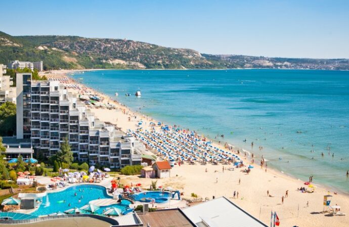 Hotelurile de pe litoralul bulgăresc nu-și mai permit să țină refugiați