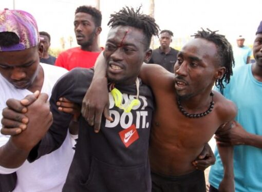 Sute de migranţi au intrat în enclava spaniolă Melilla, din Maroc, după violenţe cu ofiţerii de frontieră