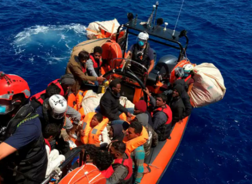 Trei morţi şi 45 de supravieţuitori, aproape toţi migranţi marocani, salvaţi în largul Insulelor Canare