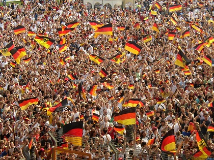 Refugiaţii ucraineni cresc populaţia Germaniei la un maxim record