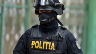 Zeci de percheziții în București și 10 județe la traficanți de migranți