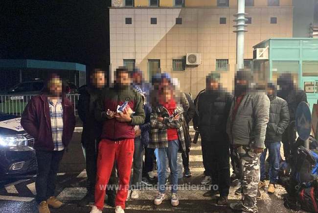 Două grupuri de migranți prinse de polițiști în weekend, la granița cu Ungaria și Serbia, în Timiș