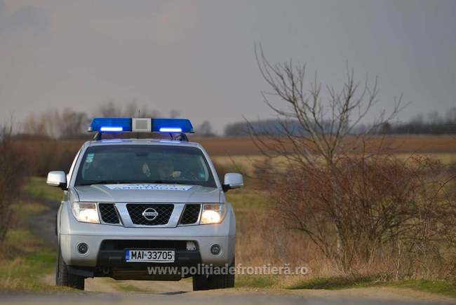 Migranți opriți din drumul lor spre Timișoara de polițiștii de frontieră. Numai ce trecuseră ilegal granița