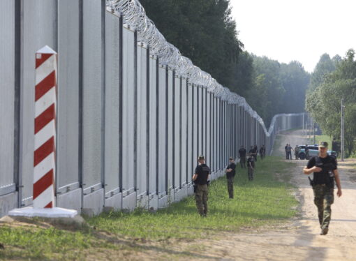 Polonia își întărește dispozitivul de securitate de la granița cu Belarus