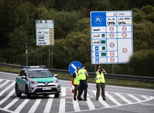 Criză migranţi: Polonia, Cehia şi Austria introduc controale la graniţa cu Slovacia