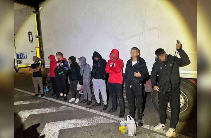 12 migranți ilegali, depistați în tentativă de trecere frauduloasă a frontierei