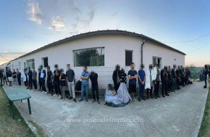 Cooperare internațională pentru destructurarea unui grup infracțional de trafic de migranți din vestul României