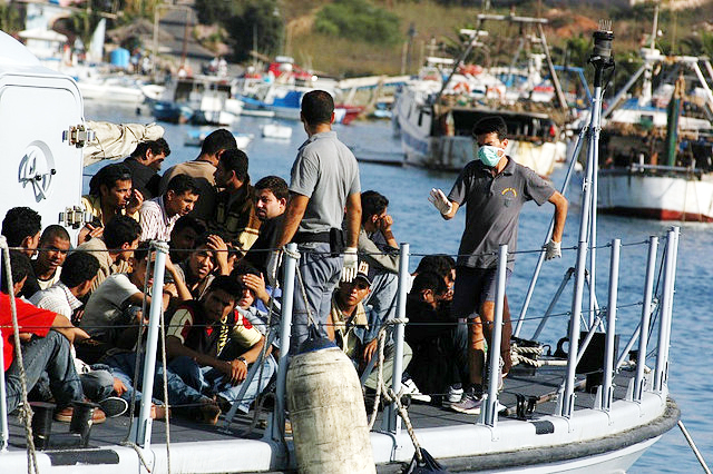 Italia: 60 de migranți ilegali salvați de Frontex au ajuns în Lampedusa