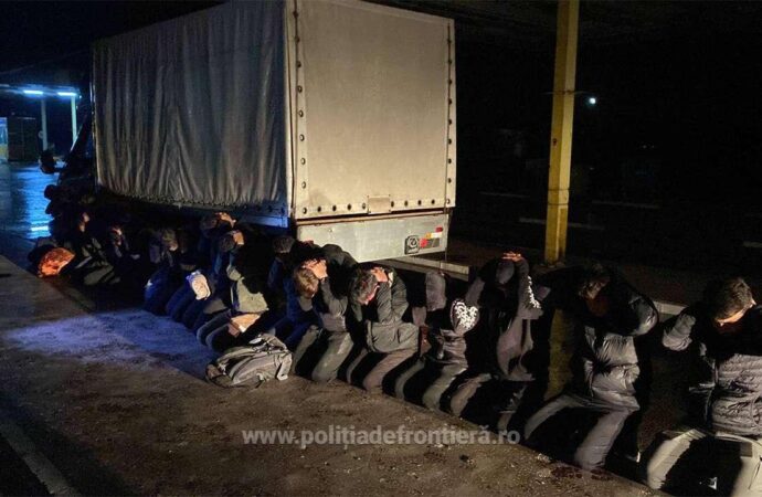 Alți 20 de migranți ilegali depistați în tentativă de trecere frauduloasă a frontierei cu Ungaria