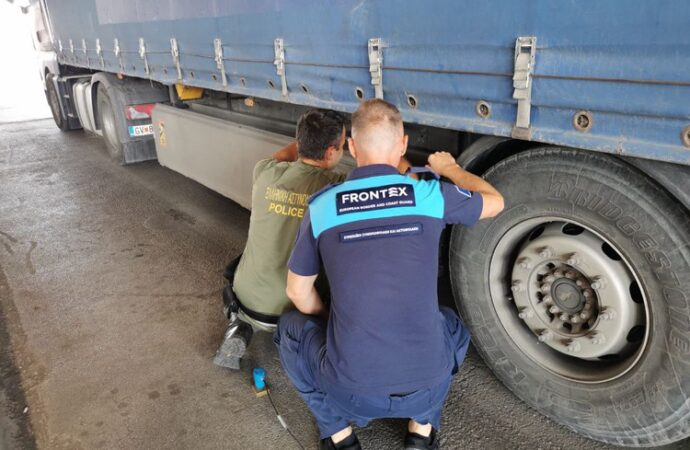 Frontex: Detectoare de bătăi ale inimii utilizate la frontierele Greciei pentru depistarea migranților