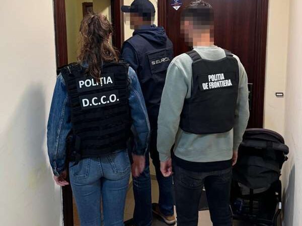 Acțiuni de destructurare a unui grup infracțional organizat, suspectat de traficarea a peste 1000 de migranți ilegali
